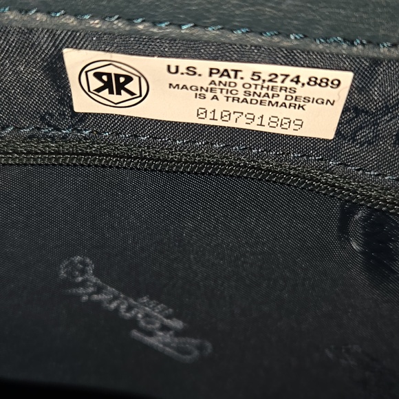 FOSSIL CLASSIC LEATHER Snap Bucket Shoulder Bag - Picture 6 of 6